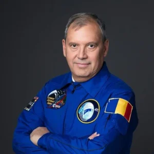 ACASA CINCI CARE CONTEAZĂ