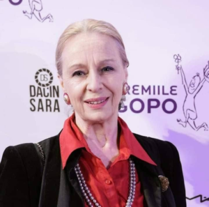 „UN FILM DESPRE VIAȚA MEA AR TREBUI SĂ SE NUMEASCĂ ÎNTRE DOUĂ LUMI” unnamed (1)